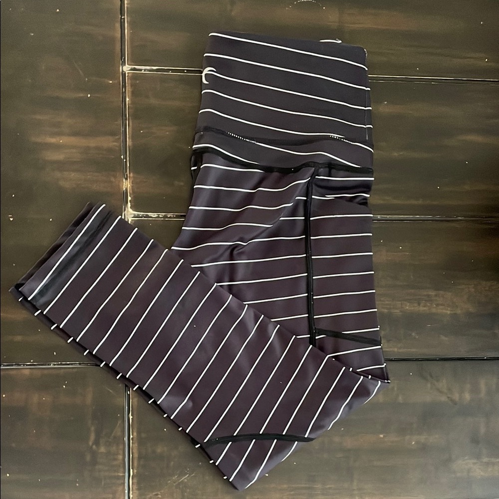 ZYIA Active Black and White Striped Capri Leggings